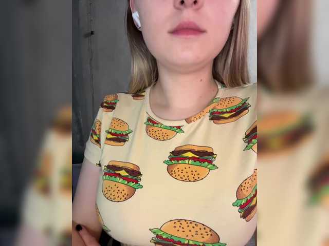 Peach--Alice's BongaCams show and profile