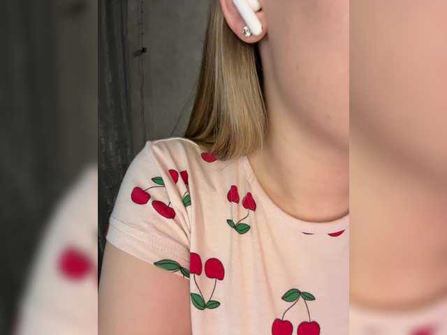 Peach--Alice's BongaCams show and profile