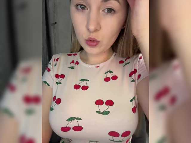 Peach--Alice's BongaCams show and profile