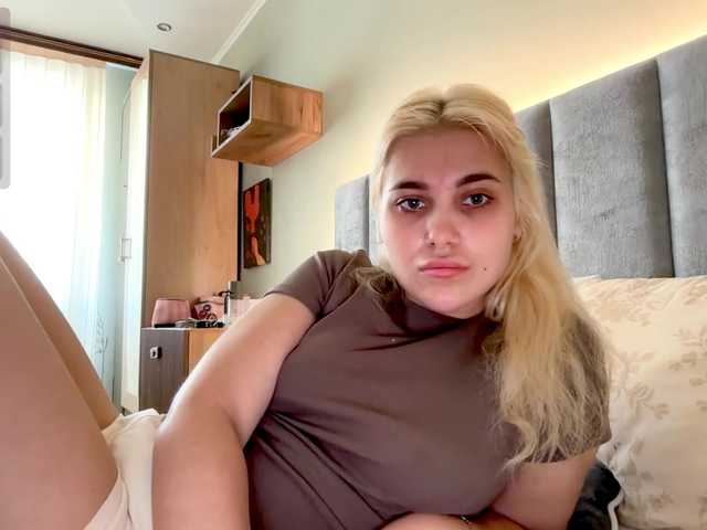 Peach--Alice live cam on BongaCams