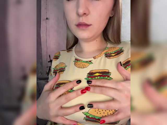 Peach--Alice's BongaCams show and profile