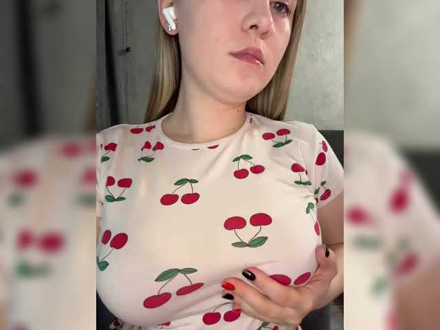 Peach--Alice's BongaCams show and profile