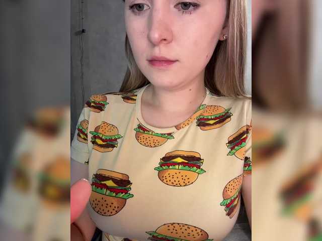 Peach--Alice's BongaCams profile