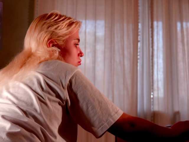 Peach--Alice live cam on BongaCams