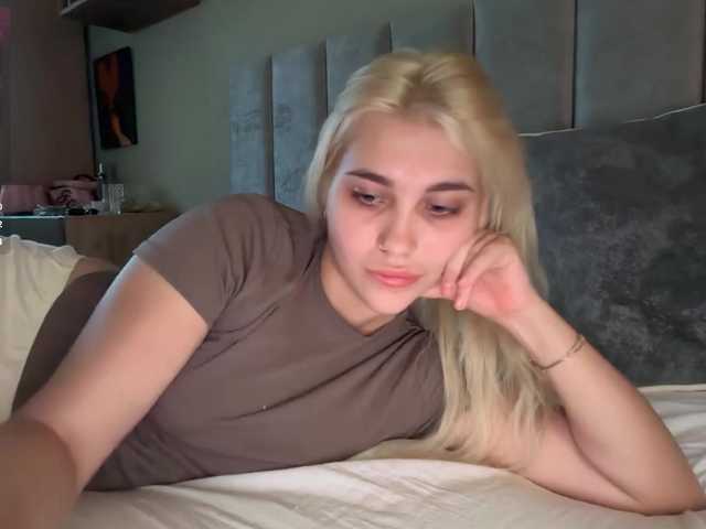 Peach--Alice live cam on BongaCams