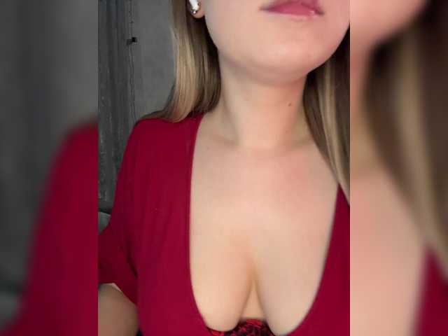 Peach--Alice's BongaCams show and profile