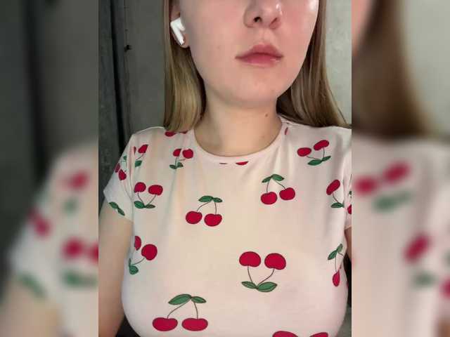 Peach--Alice's BongaCams show and profile