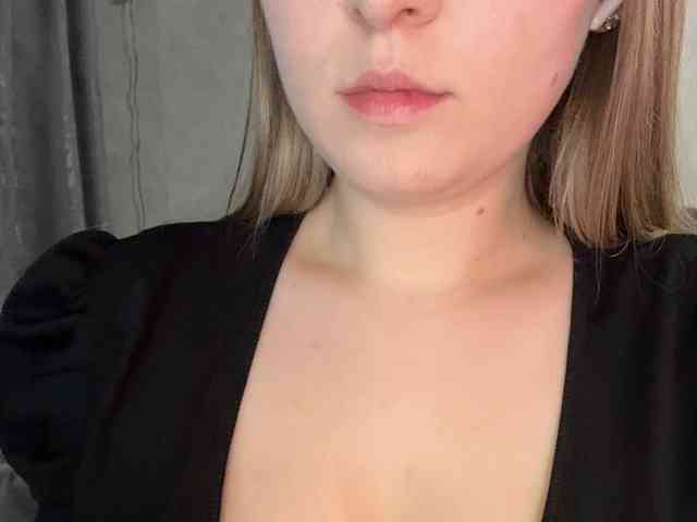 AlinaRay webcam