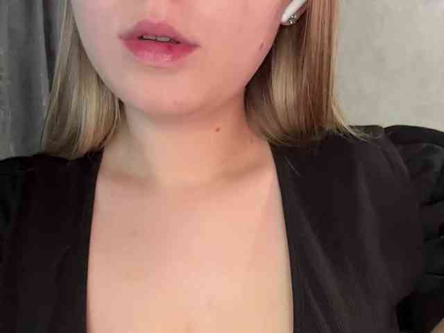 AlinaRay webcam