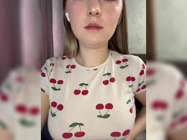AlinaRay webcam