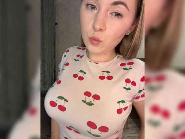 AlinaRay webcam