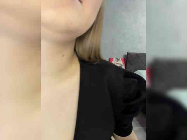 AlinaRay webcam