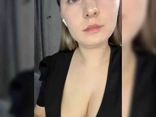 AlinaRay webcam