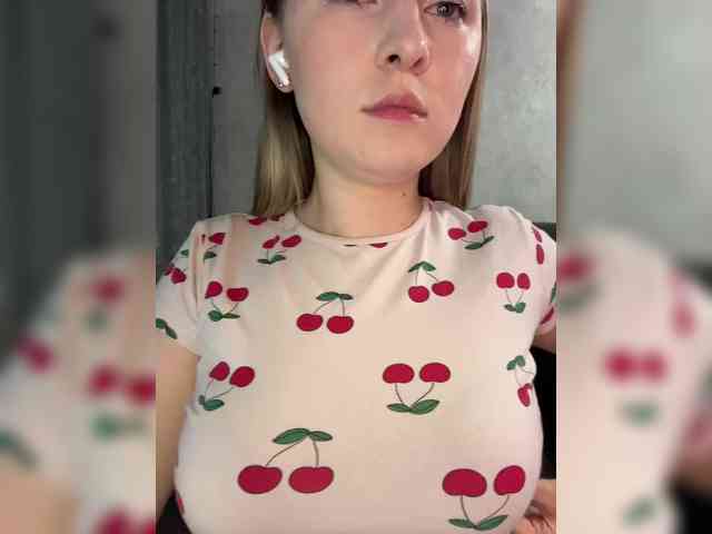 Model: AlinaRay