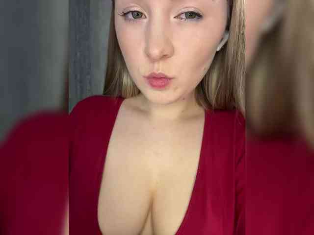 AlinaRay webcam