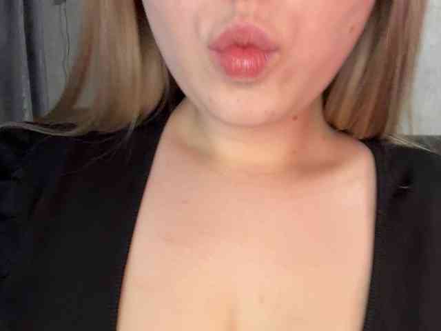 AlinaRay webcam