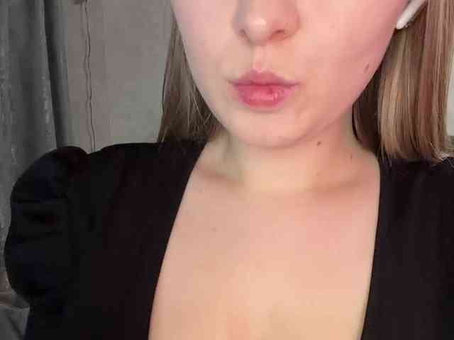 AlinaRay webcam