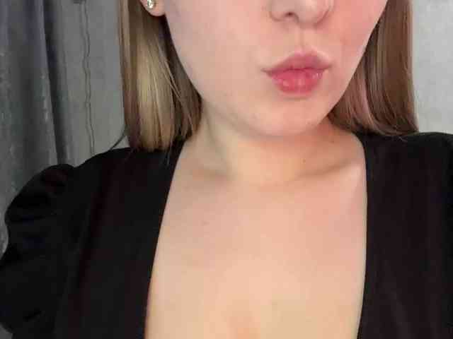 AlinaRay webcam