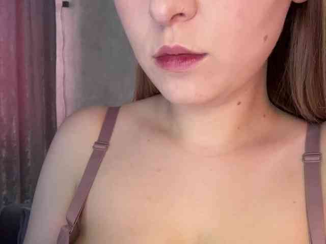AlinaRay webcam