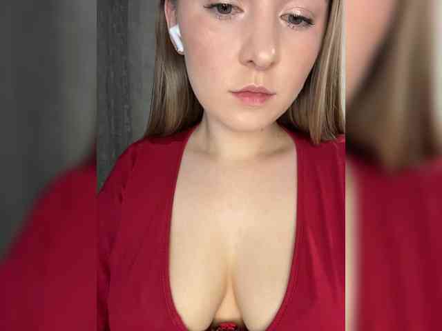 AlinaRay webcam