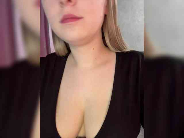 AlinaRay webcam
