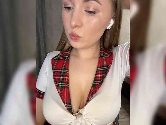 AlinaRay webcam