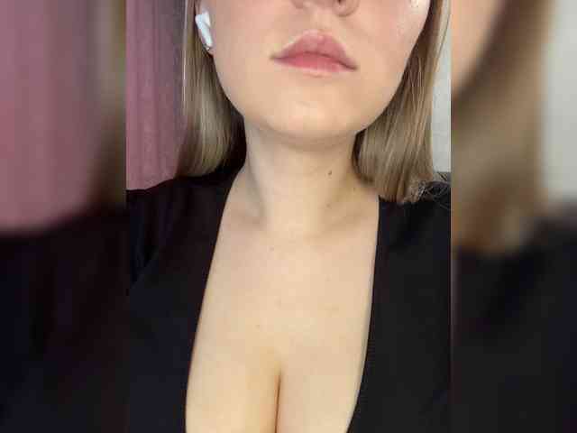 Model: AlinaRay