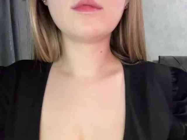 AlinaRay webcam