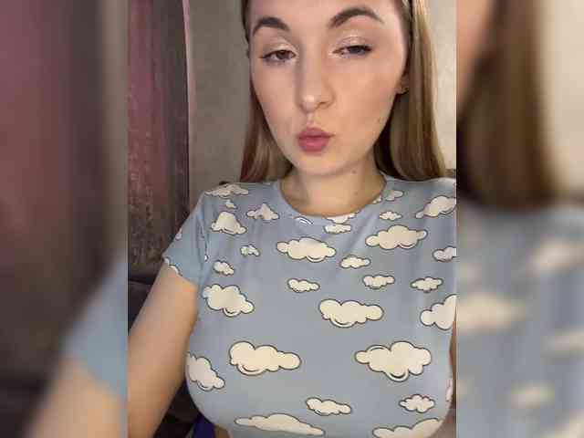 AlinaRay webcam