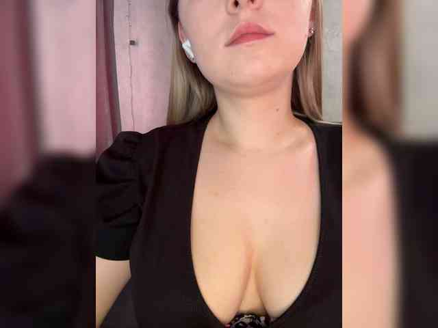 AlinaRay webcam