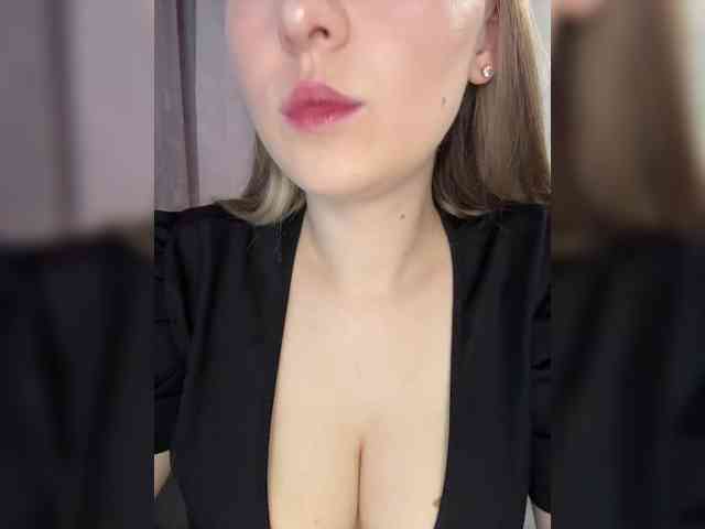AlinaRay webcam