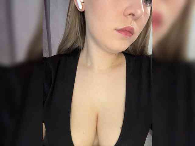 AlinaRay webcam
