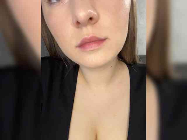 Peach--Alice Live Webcam on BongaCams