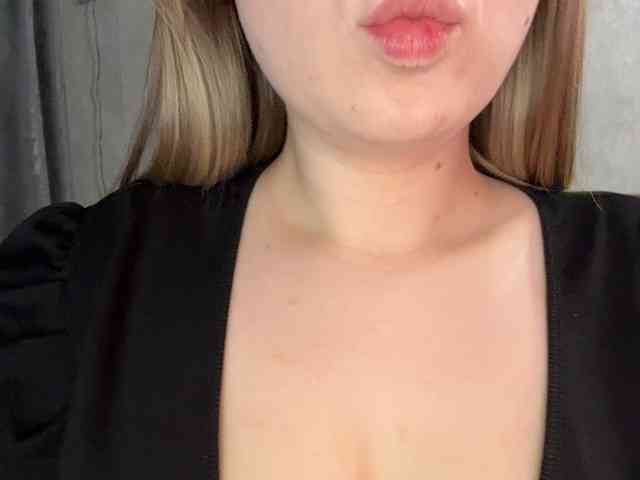 AlinaRay webcam