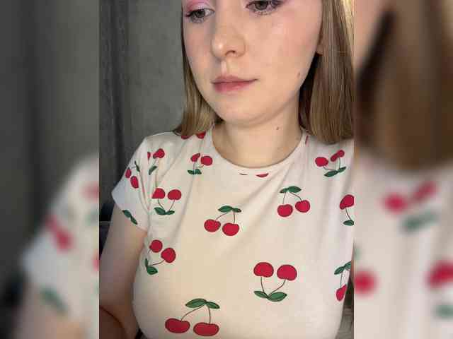 AlinaRay webcam