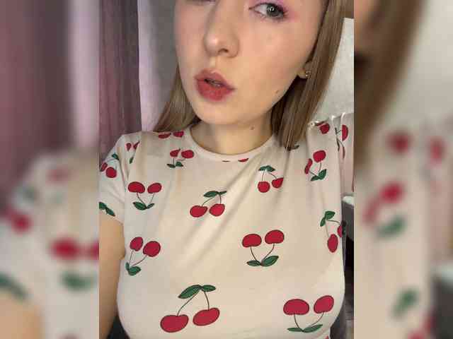 Ten model jest teraz na żywo. Peach--Alice