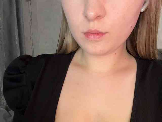 AlinaRay webcam