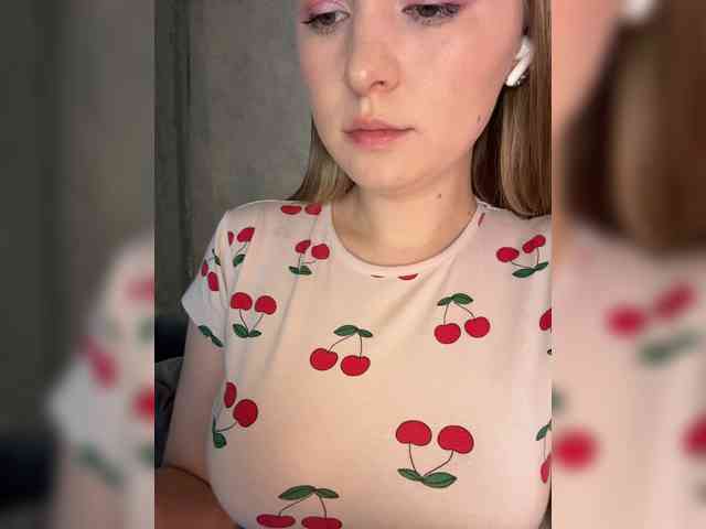 AlinaRay webcam