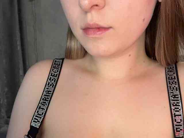 AlinaRay webcam