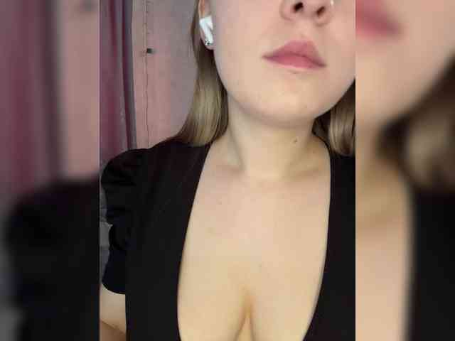 AlinaRay webcam