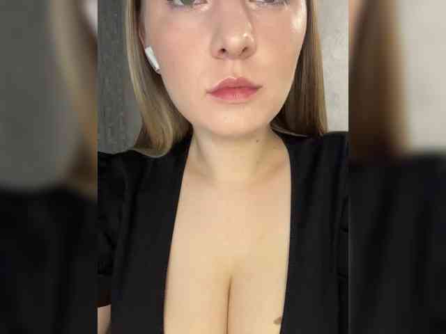 Модель: AlinaRay