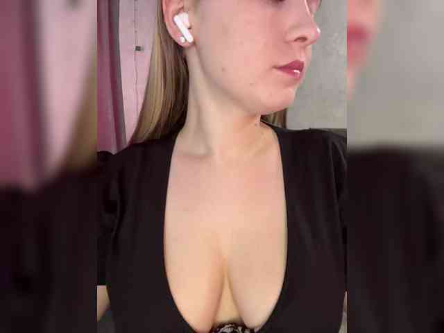 AlinaRay webcam