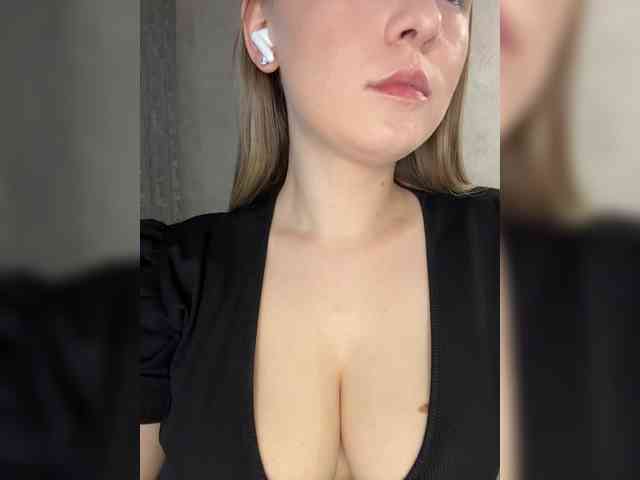 AlinaRay webcam