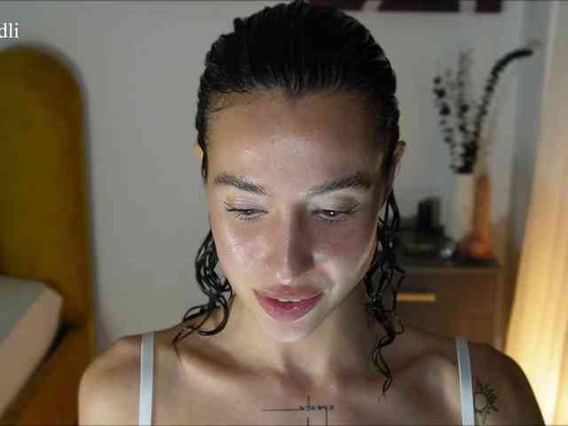 Algraiv's cam show statistics and live stream