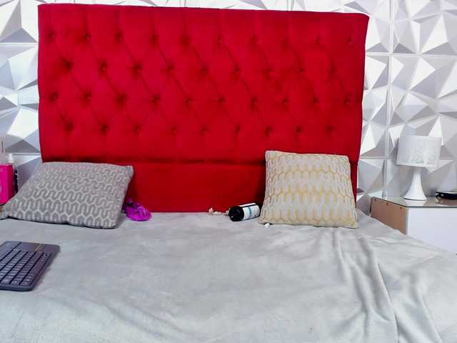 steacy-19 live sex show