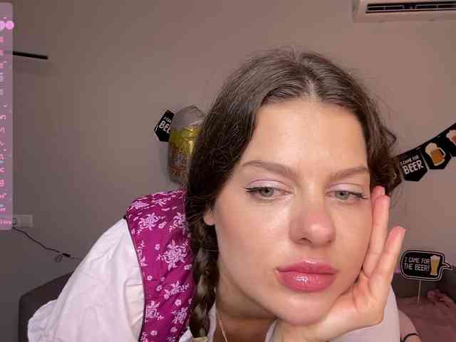 CherryCutee webcam