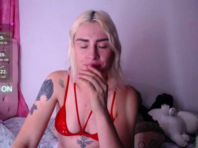 yulittlestar28 live cam on BongaCams