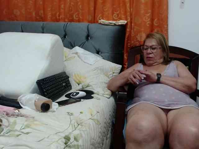 ViviannaJhonson webcam