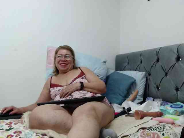 ViviannaJhonson webcam