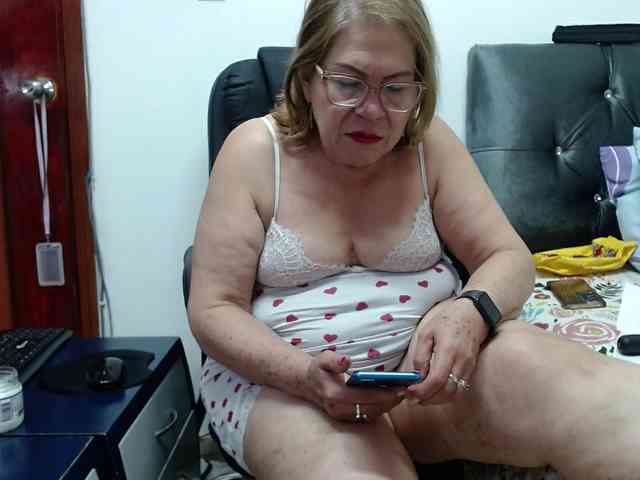 ViviannaJhonson webcam